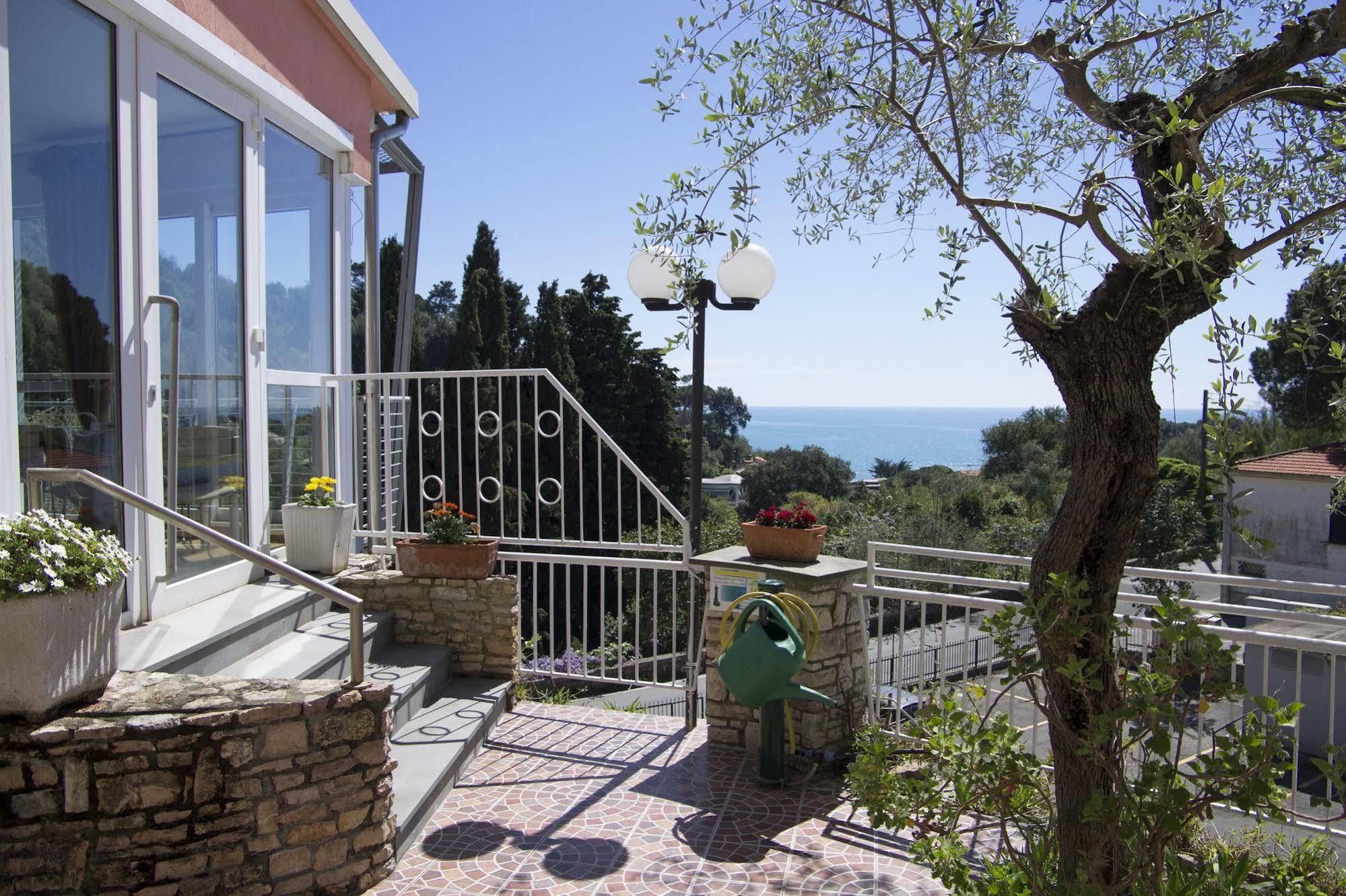 Hotel Cristallo Lerici Exterior photo